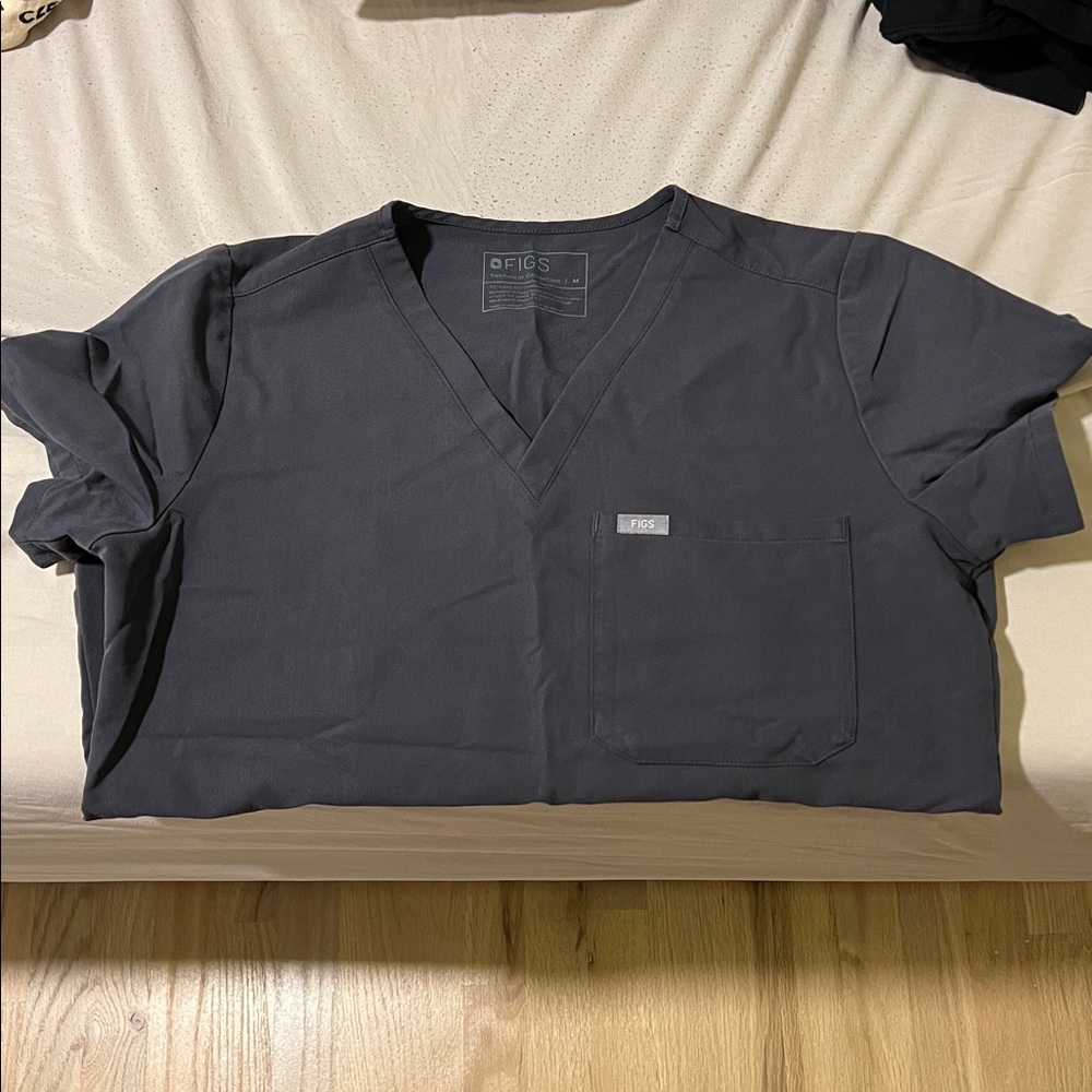 Figs  Gray Medium Catarina Scrub Top